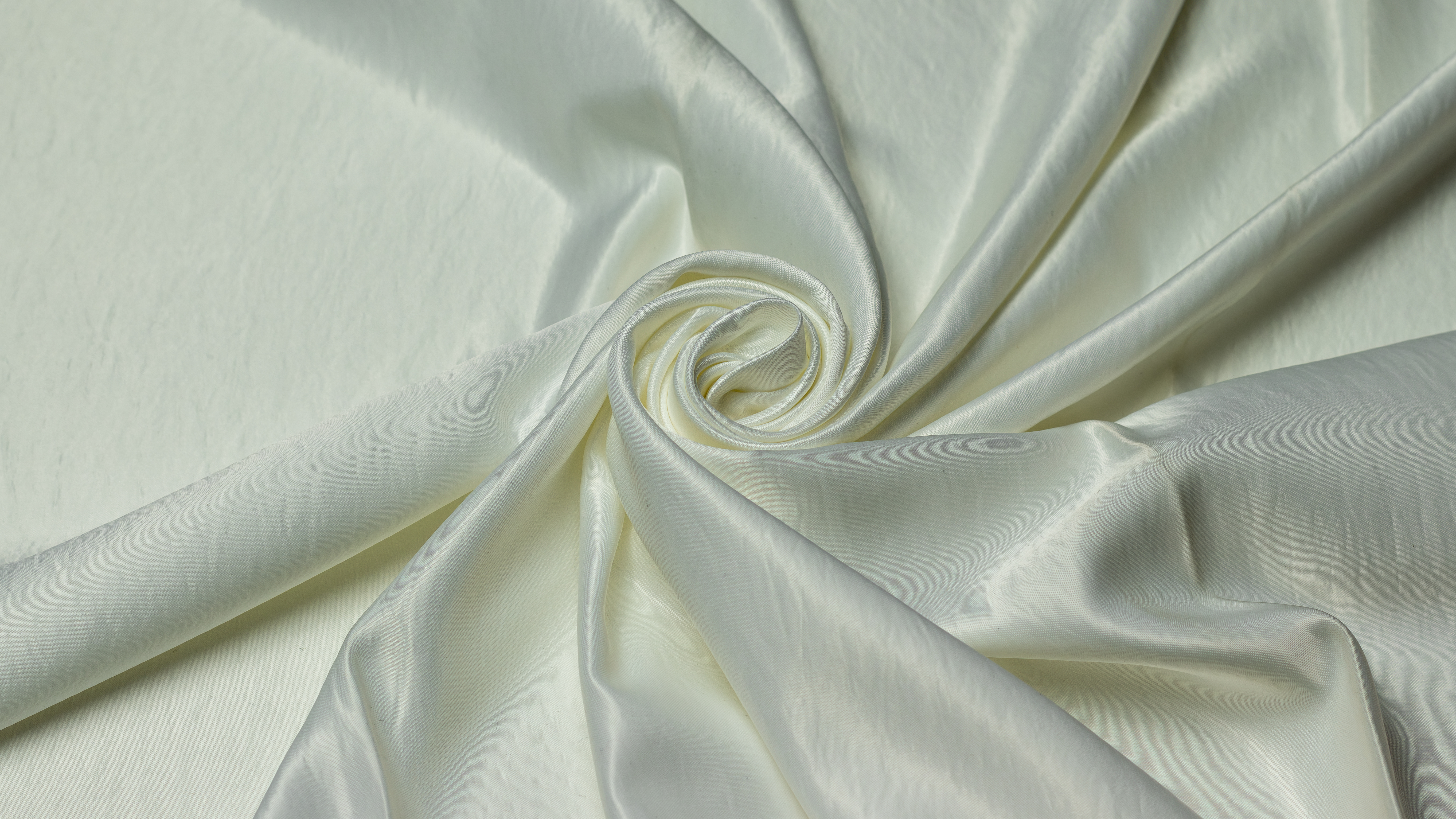 Satyna_Karmel_gruba_ecru-ivory.jpg